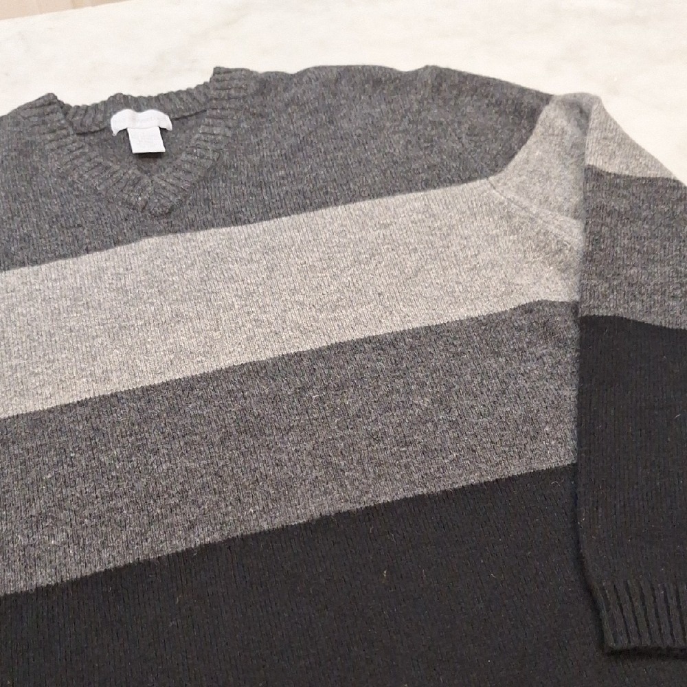 NorthwestBlue Men's Lg Dark Gray Black Striped Vneck Sweater Crewneck Lambswool‎